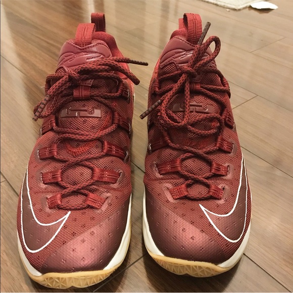 LeBron 13s Exclusive Maroon Barely Worn - Picture 2 of 5